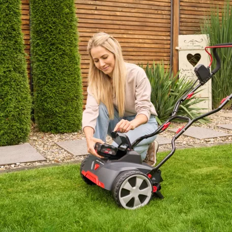 Al-ko AKKUS HENGERKÉSES FŰNYÍRÓ 38,6 LI HM COM