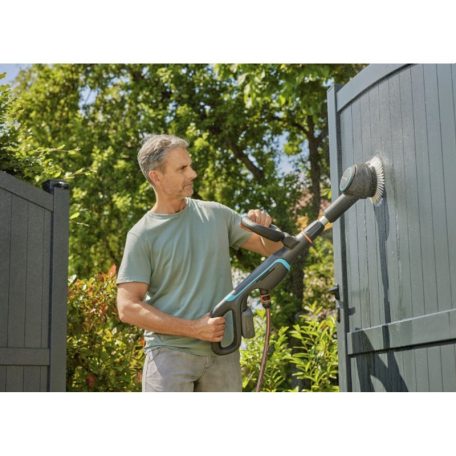 Gardena AquaBrush Akkumulátoros tisztító 
Compact 02/18V P4A akkumulátor nélkül