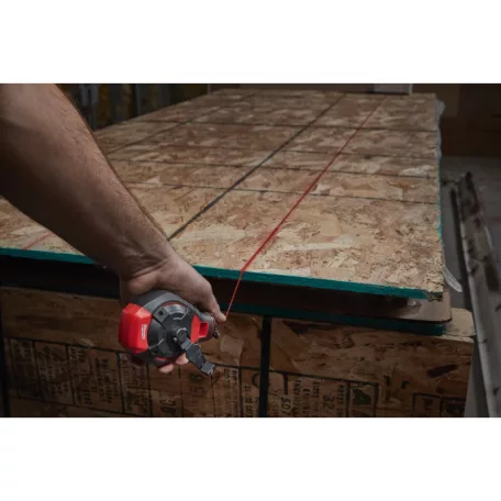 MILWAUKEE Festőzsinór piros krétaporral 30 fm (1,5 mm-es vonalszélesség)