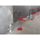 MONTOLIT LIFTERS rendszer nagy kerámialapok függőleges alátámasztásához.