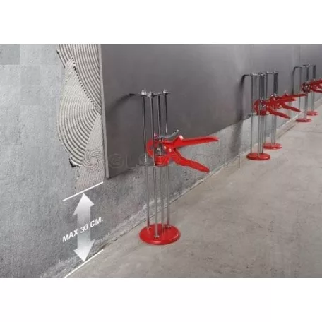 MONTOLIT LIFTERS rendszer nagy kerámialapok függőleges alátámasztásához.