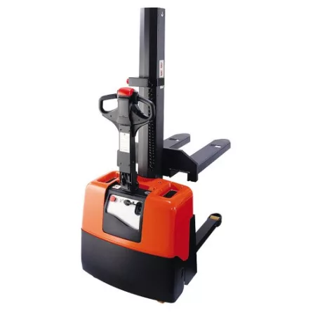 Gyalogkíséretű magasemelésű elektromos targonca 4694